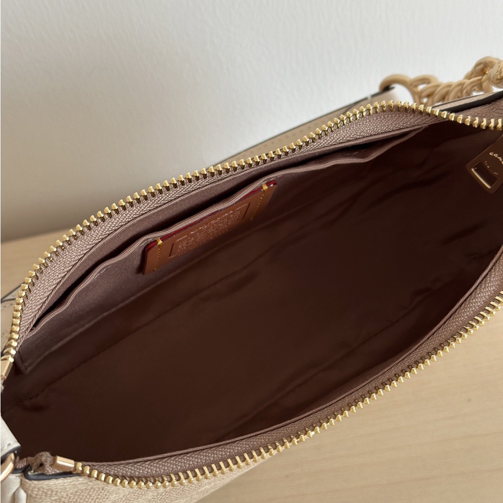 Coach Signature Hobo Shoulder Bag in Chalk/White with Gold Hardware - Picture 7 of 9